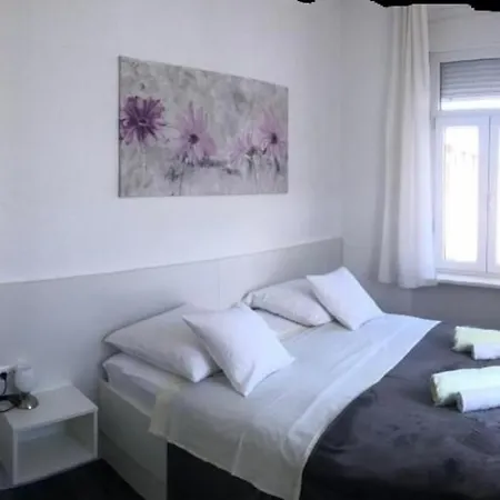 Sara Apartment *